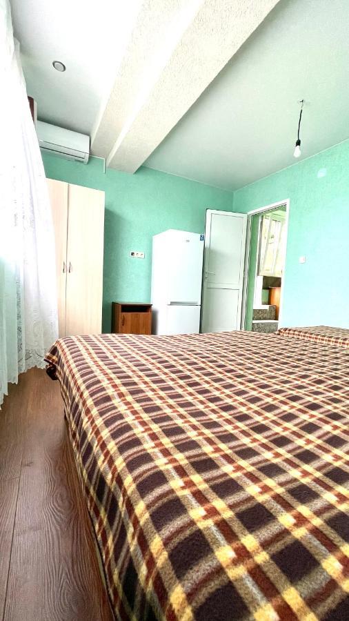 גגרה Guesthouse On Sovhoznaya 18 מראה חיצוני תמונה