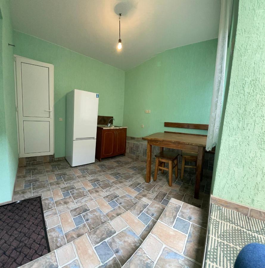 גגרה Guesthouse On Sovhoznaya 18 מראה חיצוני תמונה